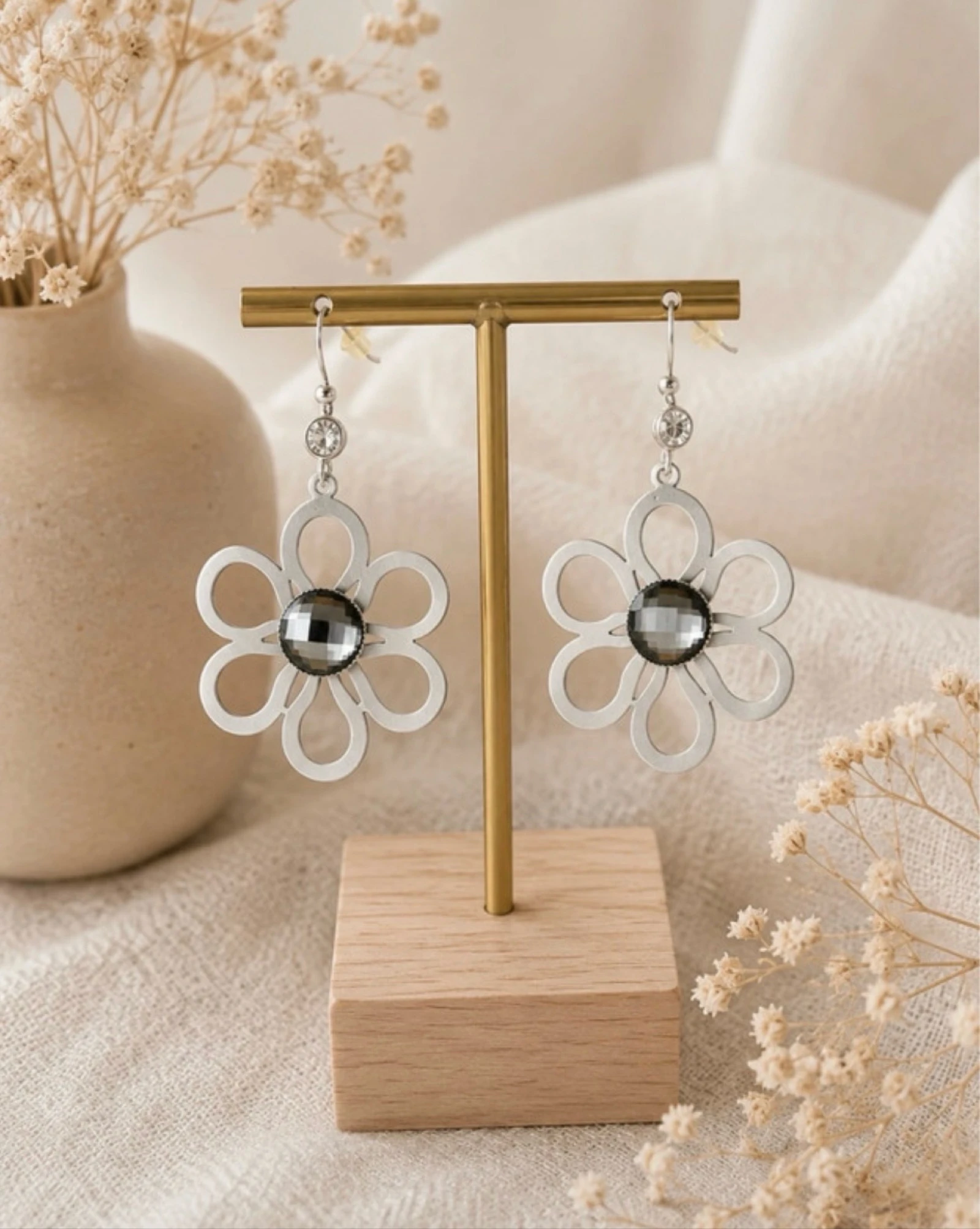 Pendientes Flor Plateados con Cristal | Elegantes